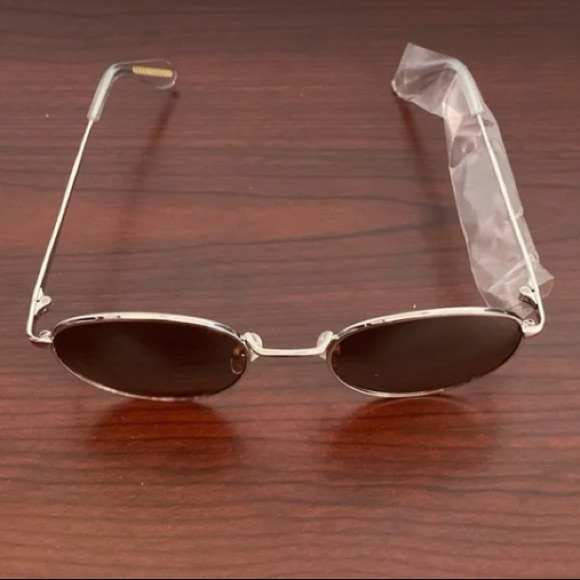 SOLD: NWT: BCBG Max Azria Round Sunglasses - Picture 4 of 4